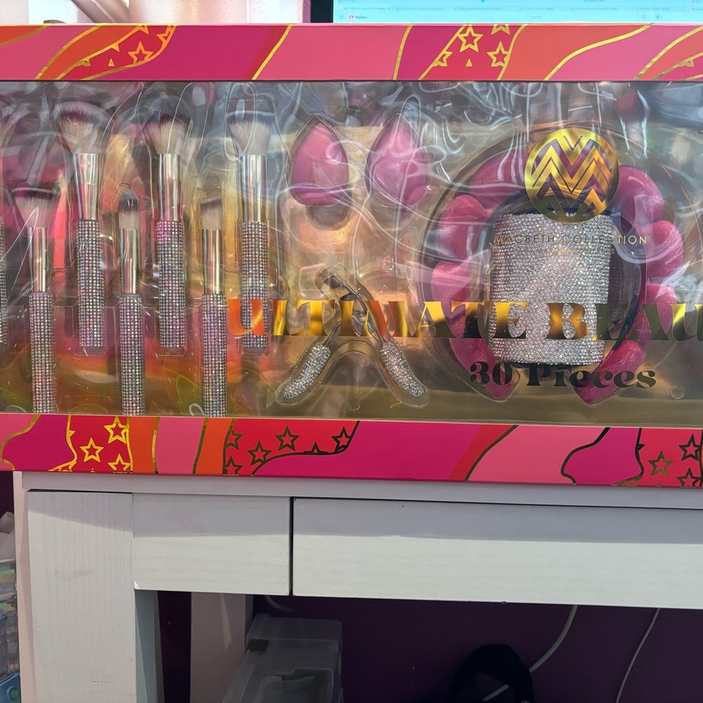 30 piece Rhinestone brush set - Picture 5 of 13